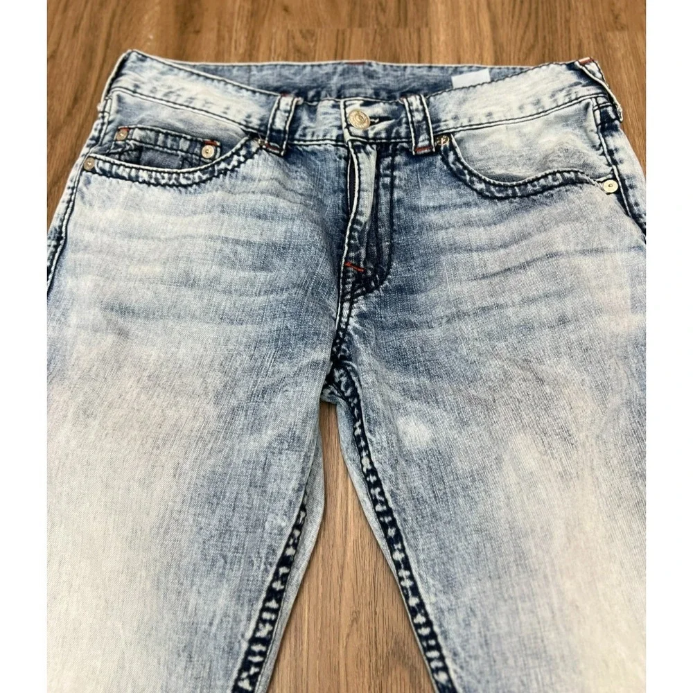 True Religion Geno Slim Jeans Mens 34x32 Big T Light Wash Denim